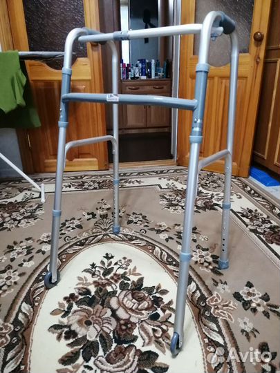 Ходунки для взрослых складные