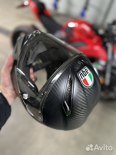 AGV pista gp r