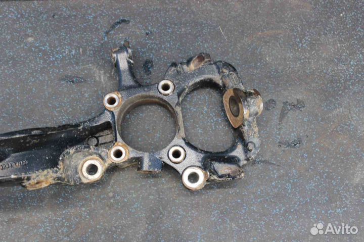 Кулак поворотный Land Rover Discovery 3 (Ленд Рове