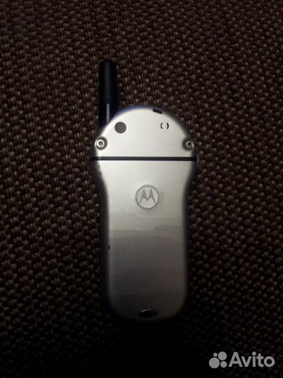 Motorola V70