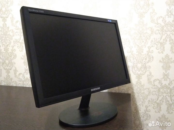 Монитор Samsung SyncMaster E1920 19 дюймов