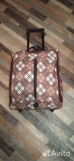 Чемодан на колесах детский ручная кладь