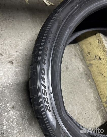 Pirelli P Zero PZ4 225/45 R18 92Y