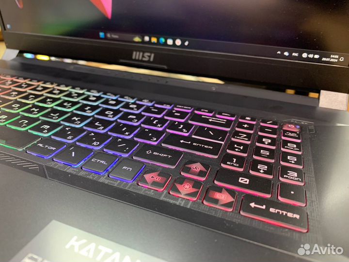 Ноутбук MSI Katana 17 B12V