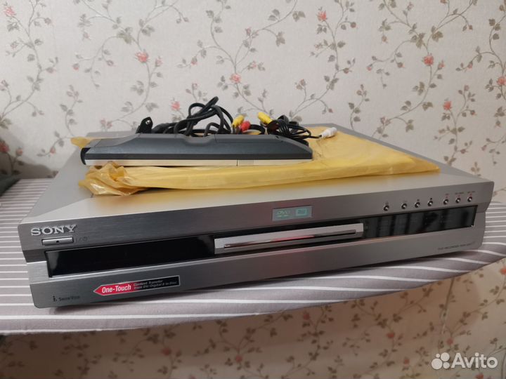 DVD рекодер / плеер Sony RDR-GX7