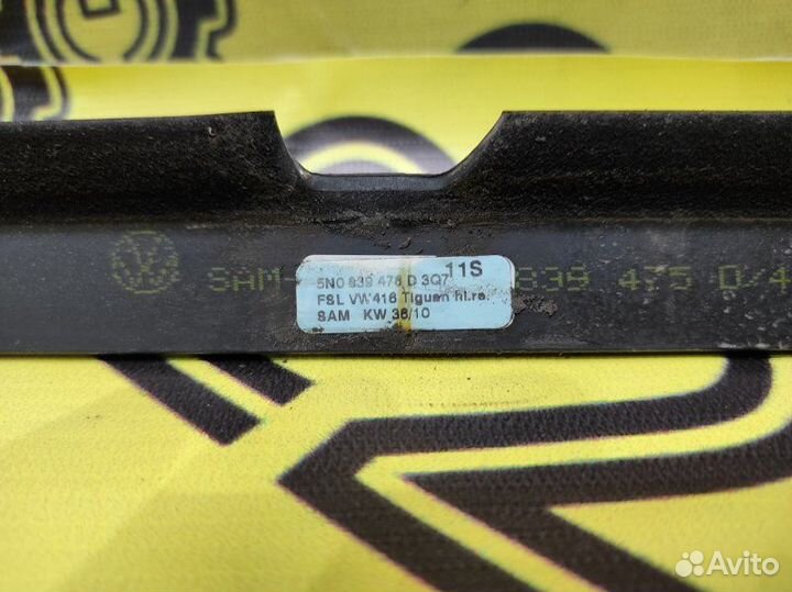 Молдинг стекла (на дверь) задний правый Volkswagen