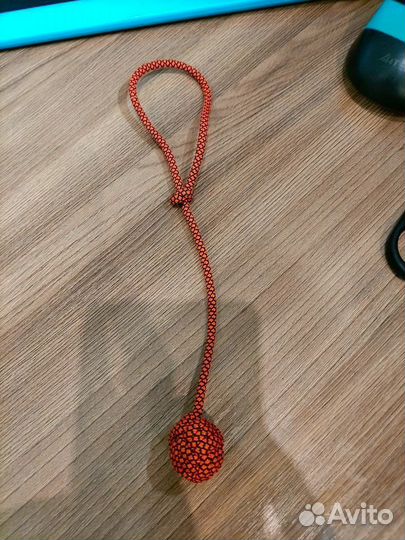 Обезьяний кулак (брелок, игрушка)