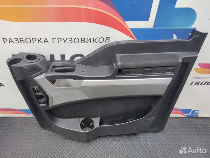 81626306110 Обшивка двери правой Man TGA, Man TGX