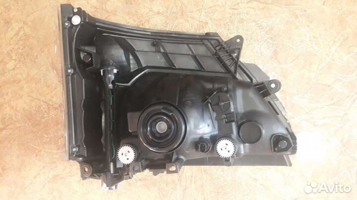 Фара Hino300 evro4 Хино 300 евро3