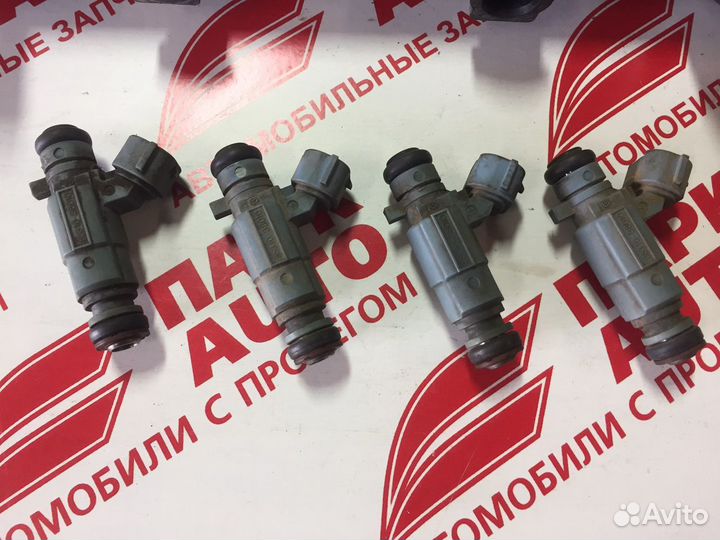 Рампа форсунки KIA Optima 2002