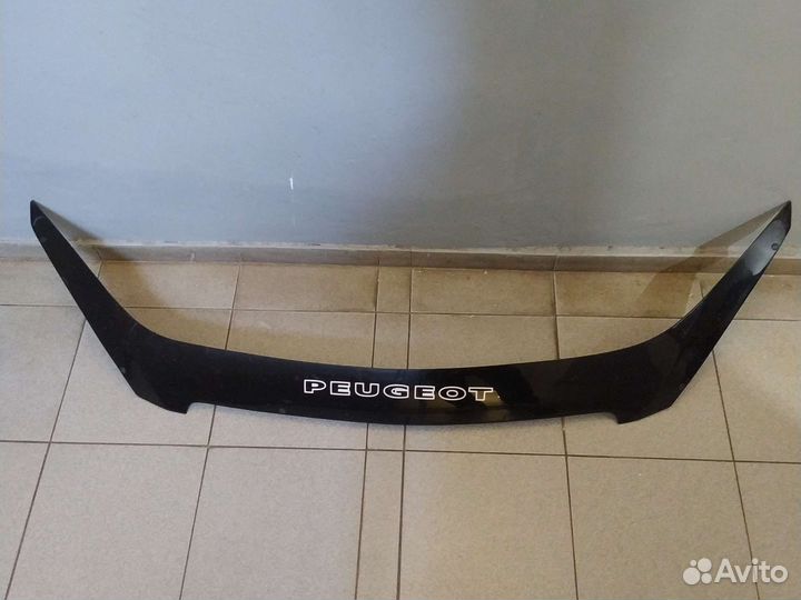 Дефлектор капота Пежо 307