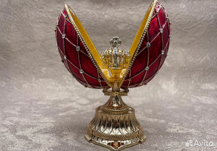 Яйцо Фаберже с короной Российской Империи