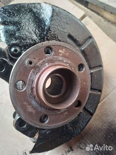 Кулак поворотный VW polo V седан 12 г