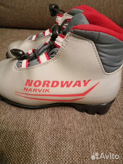 Лыжные ботинки 27