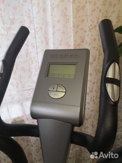 Эллиптический тренажер torneo