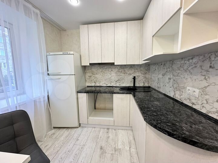 2-к. квартира, 54 м², 1/12 эт.