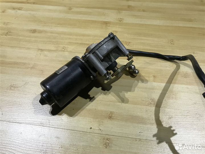 Мотор стеклоочистителя передний Mercedes-Benz