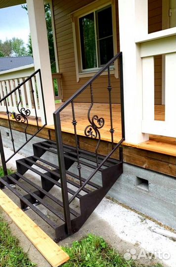 Изготовление лестниц под ключ