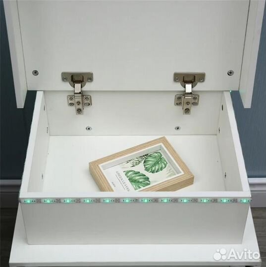 Тумба прикроватная