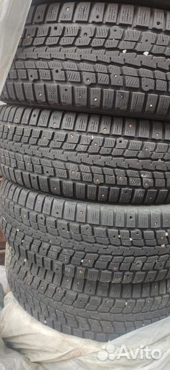 Dunlop SP Winter Ice 01 205/60 R16 92T