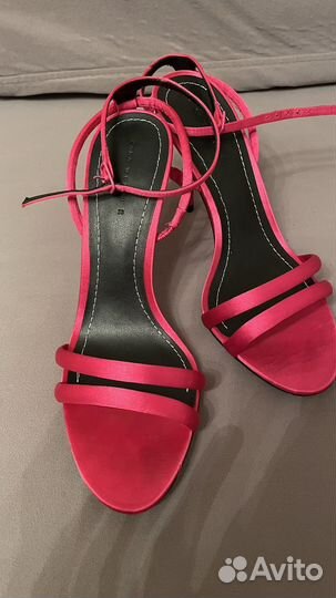 Босоножки Zara