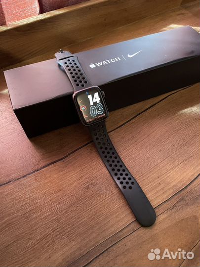 Apple watch 5 nike