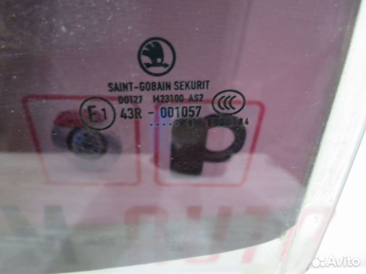 Стекло двери заднее левое Skoda Fabia