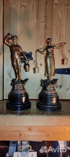 Статуэтки,шпиатр антиквариат