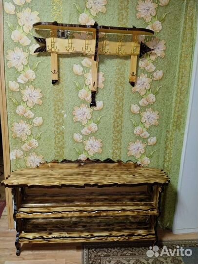 Прихожая из массива сосны