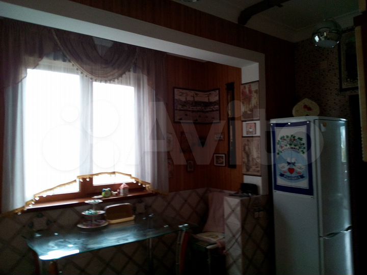 7-к. квартира, 200 м², 1/2 эт.