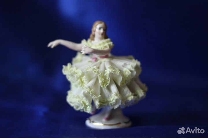 Статуэтки кружевной фарфор
