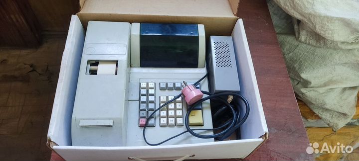 Машина электронная контрольно-кассовая