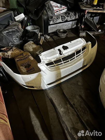 Передний бампер priora 2 белое облако