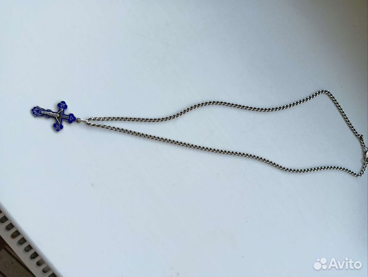 Серебряная цепь с крестом