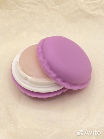 Натуральный бальзам для губ ручной работы