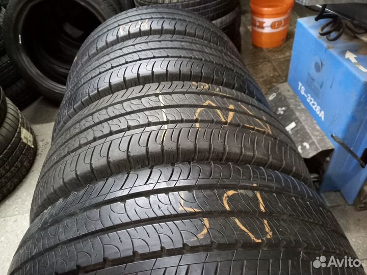 Goodyear EfficientGrip Cargo 215/65 R15C T