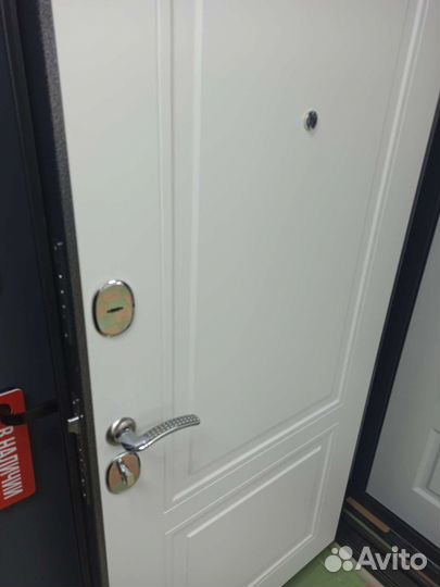 Дверь входная металлическая