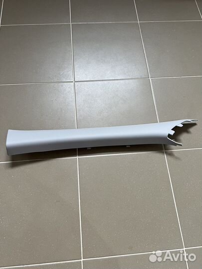 Накладка передней правой стойки Renault Duster 2