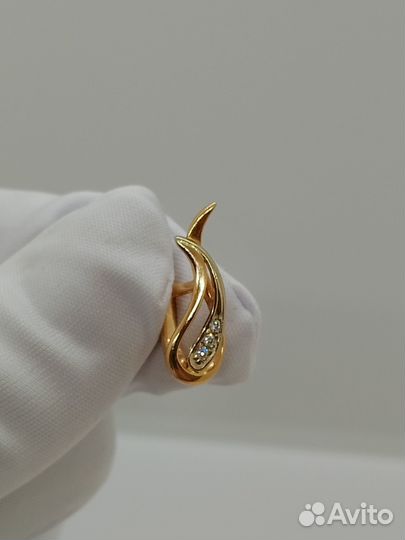 Золотые серьги с камнем