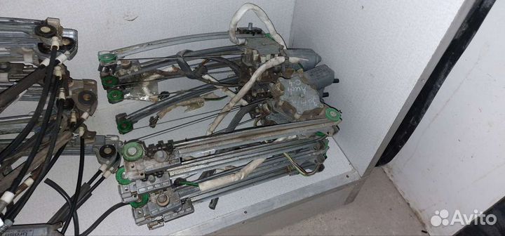 Передние электро-стеклоподъёмники Ауди 80 Б4/Б3