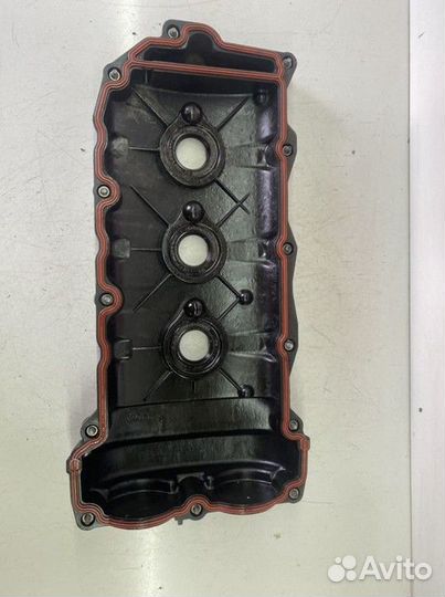 Крышка клапанная задняя правая