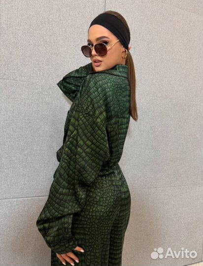 Костюм брючный balenciaga