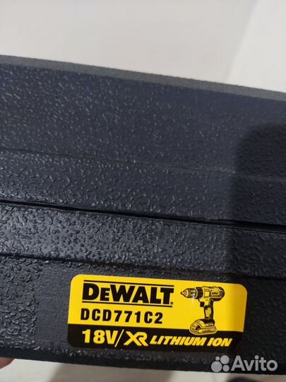 Dewalt кейс+зарядное устройство+ 2 аккумулятора