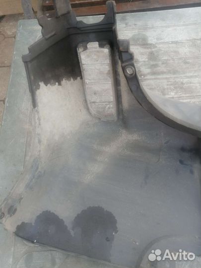 Клык заднего бампера Mercedes Sprinter 906