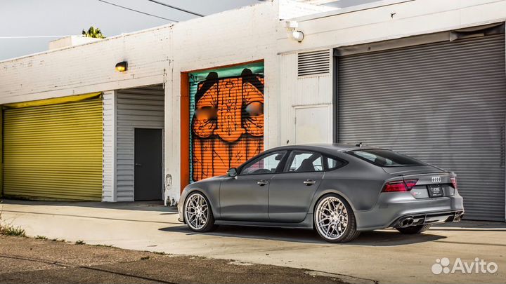 Кованые диски R22 GT Performance на Audi RS7