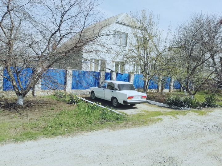 Дом 172,8 м² на участке 7 сот.