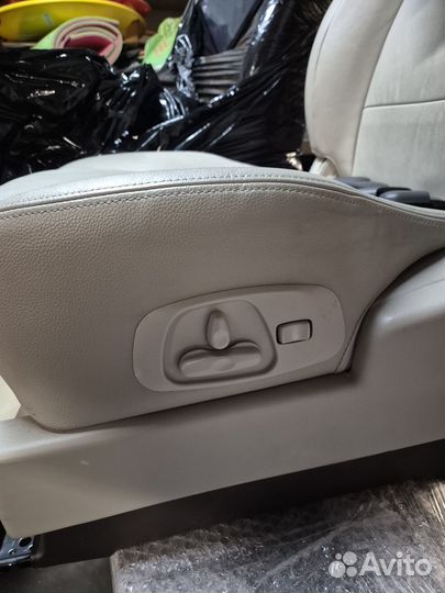 Сидение передние Mitsubishi Pajero 4