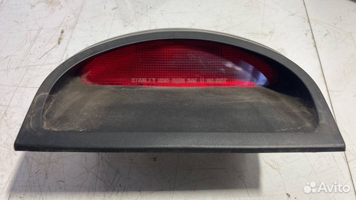 Дополнительный стоп-сигнал Mitsubishi Galant 7