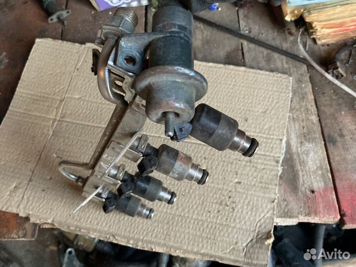 Топливная рампа opel vectra b 1.6