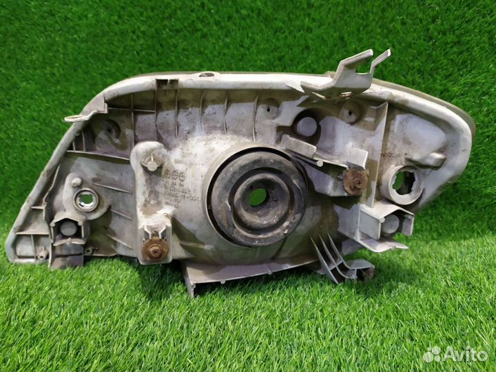 Фара правая Toyota Corolla